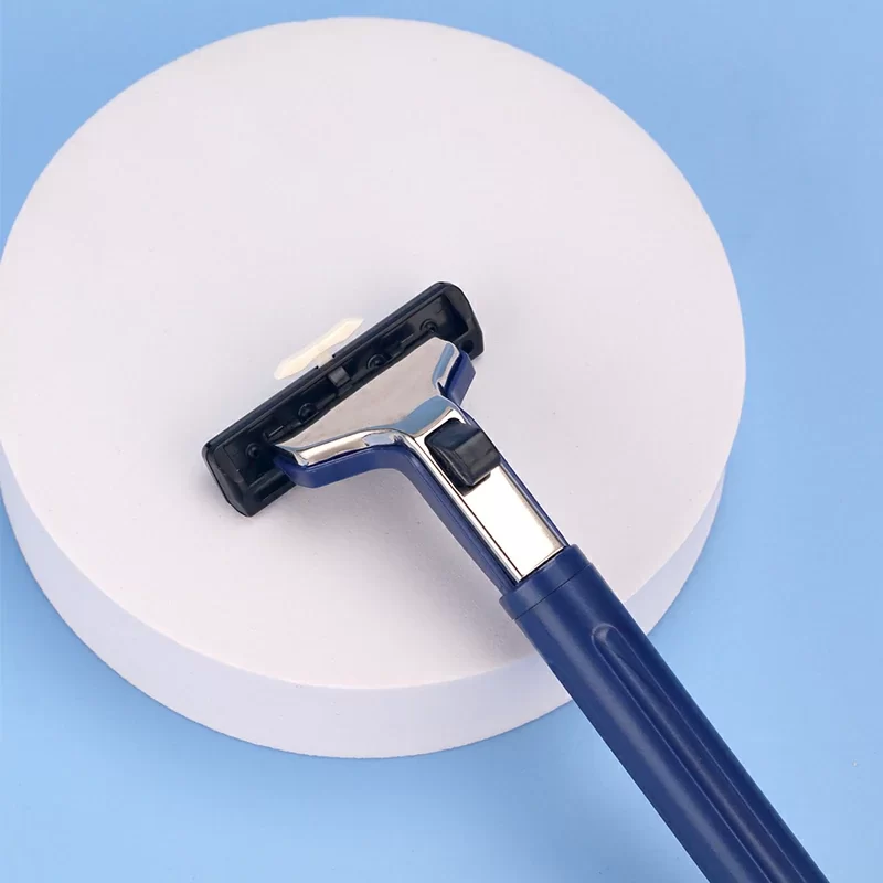 Aloe_Lubrication_Strip_Shaving_Twin_Blade_Razor_details_02 Aloe_Lubrication_Strip_Shaving_Twin_Blade_Razor_details_02