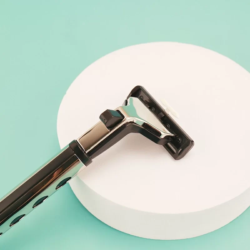 Pivoting_Plus_Zinc_Alloy_ABS_Twin_Two_Blade_Razor_details_03